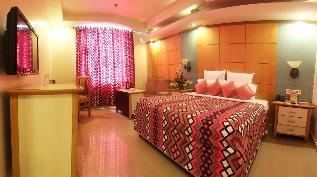 Hotel Grand International Rāipur Extérieur photo