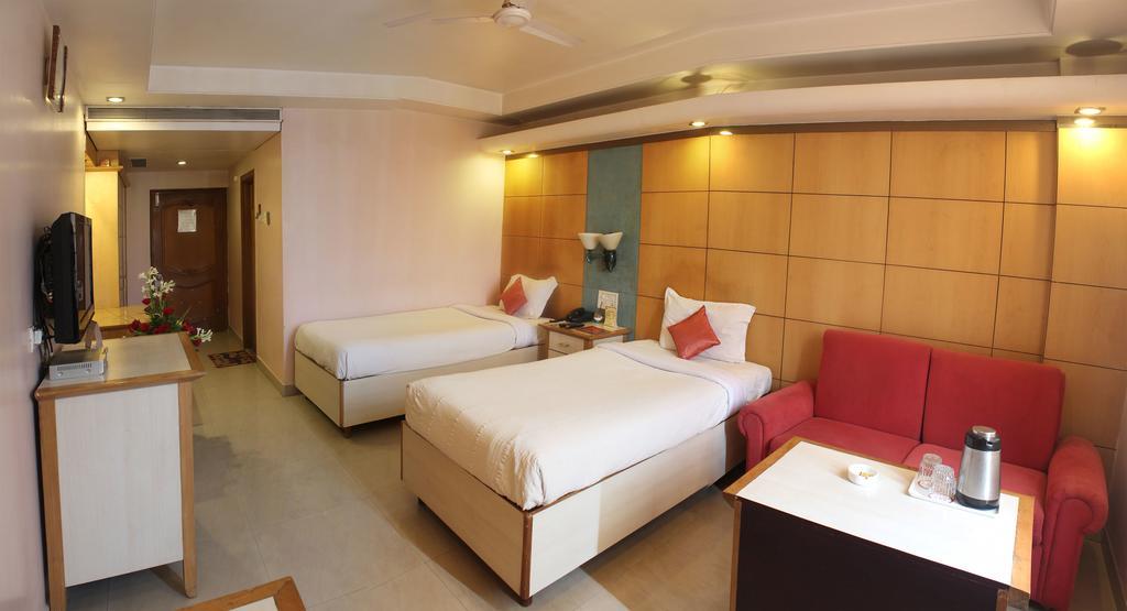 Hotel Grand International Rāipur Extérieur photo