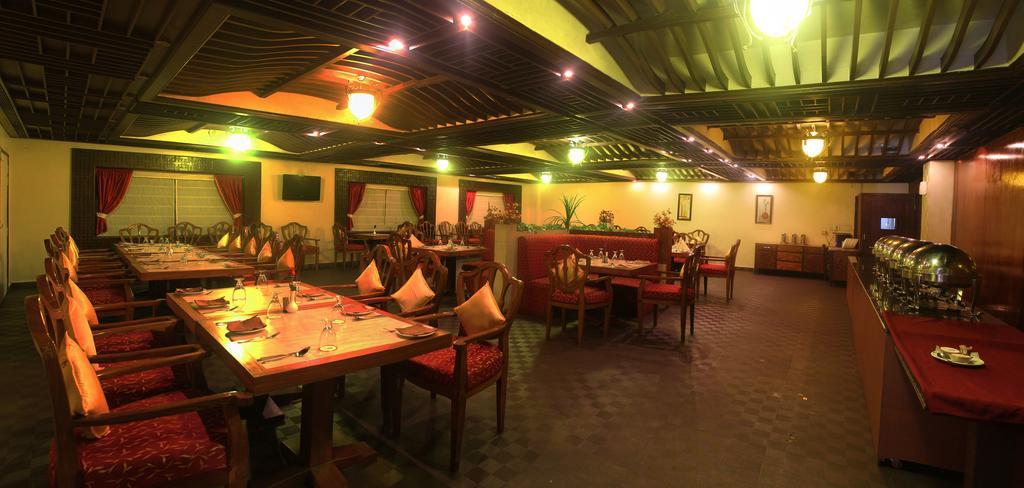 Hotel Grand International Rāipur Extérieur photo
