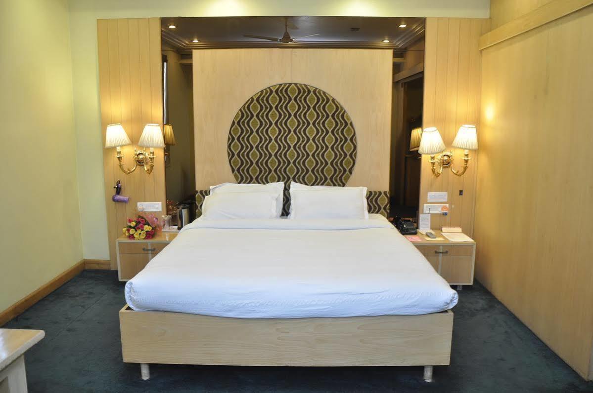 Hotel Grand International Rāipur Extérieur photo