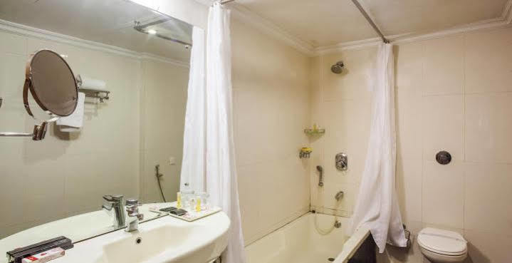 Hotel Grand International Rāipur Extérieur photo