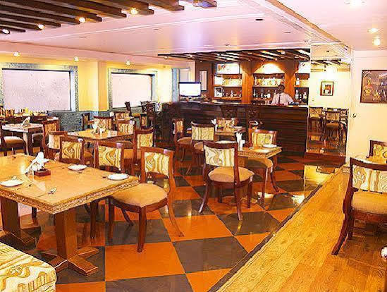 Hotel Grand International Rāipur Extérieur photo