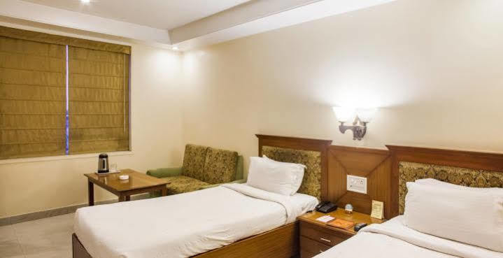 Hotel Grand International Rāipur Extérieur photo