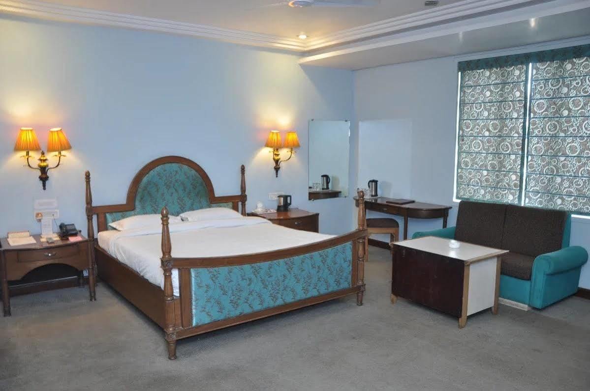 Hotel Grand International Rāipur Extérieur photo