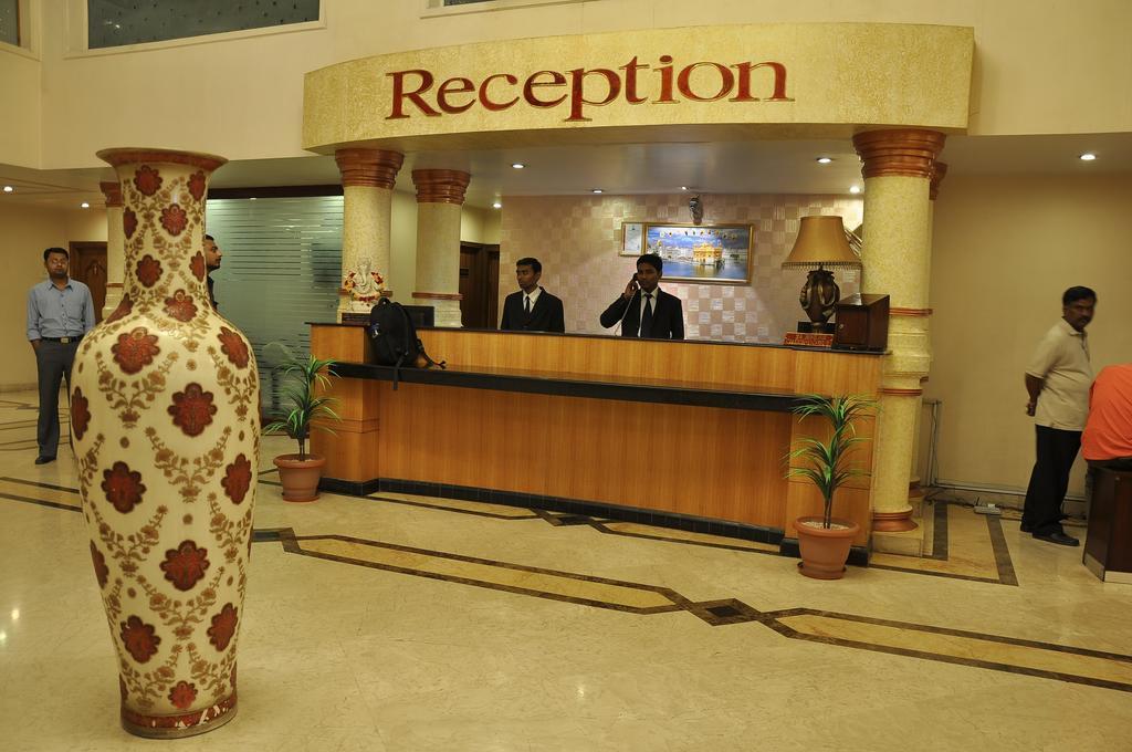 Hotel Grand International Rāipur Extérieur photo