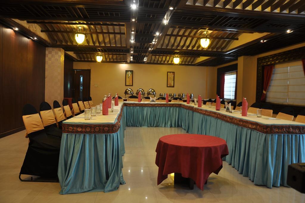 Hotel Grand International Rāipur Extérieur photo