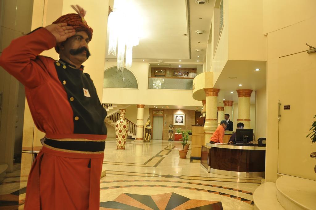 Hotel Grand International Rāipur Extérieur photo