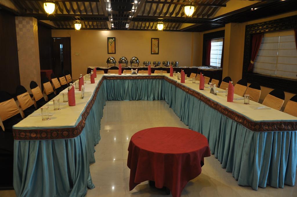 Hotel Grand International Rāipur Extérieur photo
